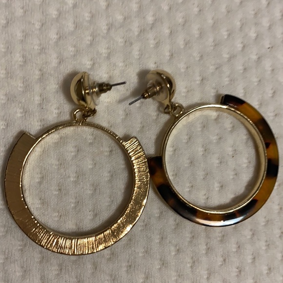 New tortoise shell and gold earrings - Picture 5 of 5